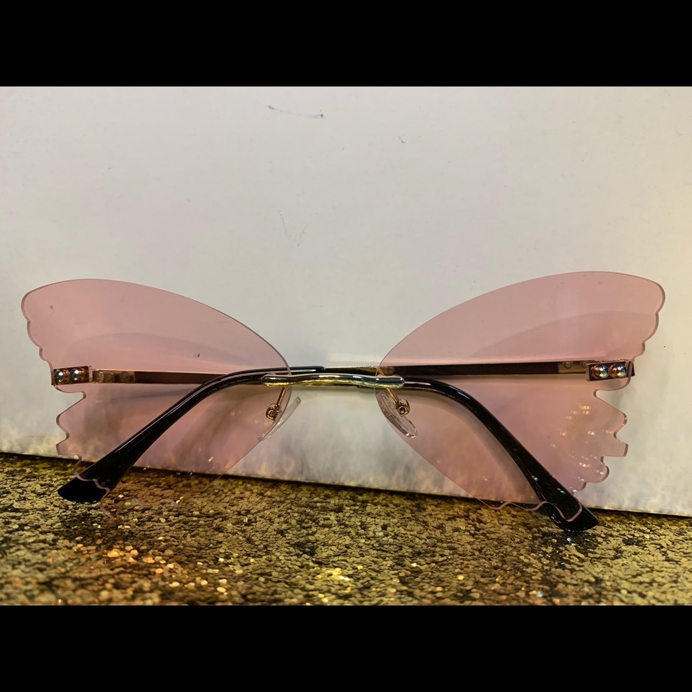 Butterfly Shades - Picture 6 of 7